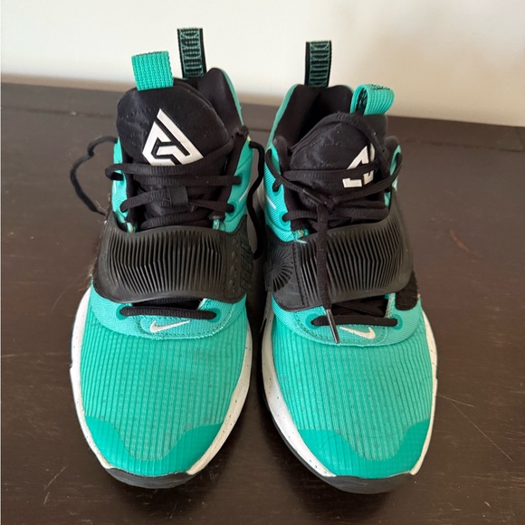 Nike Sneakers Size 8 1/2 - Picture 4 of 16